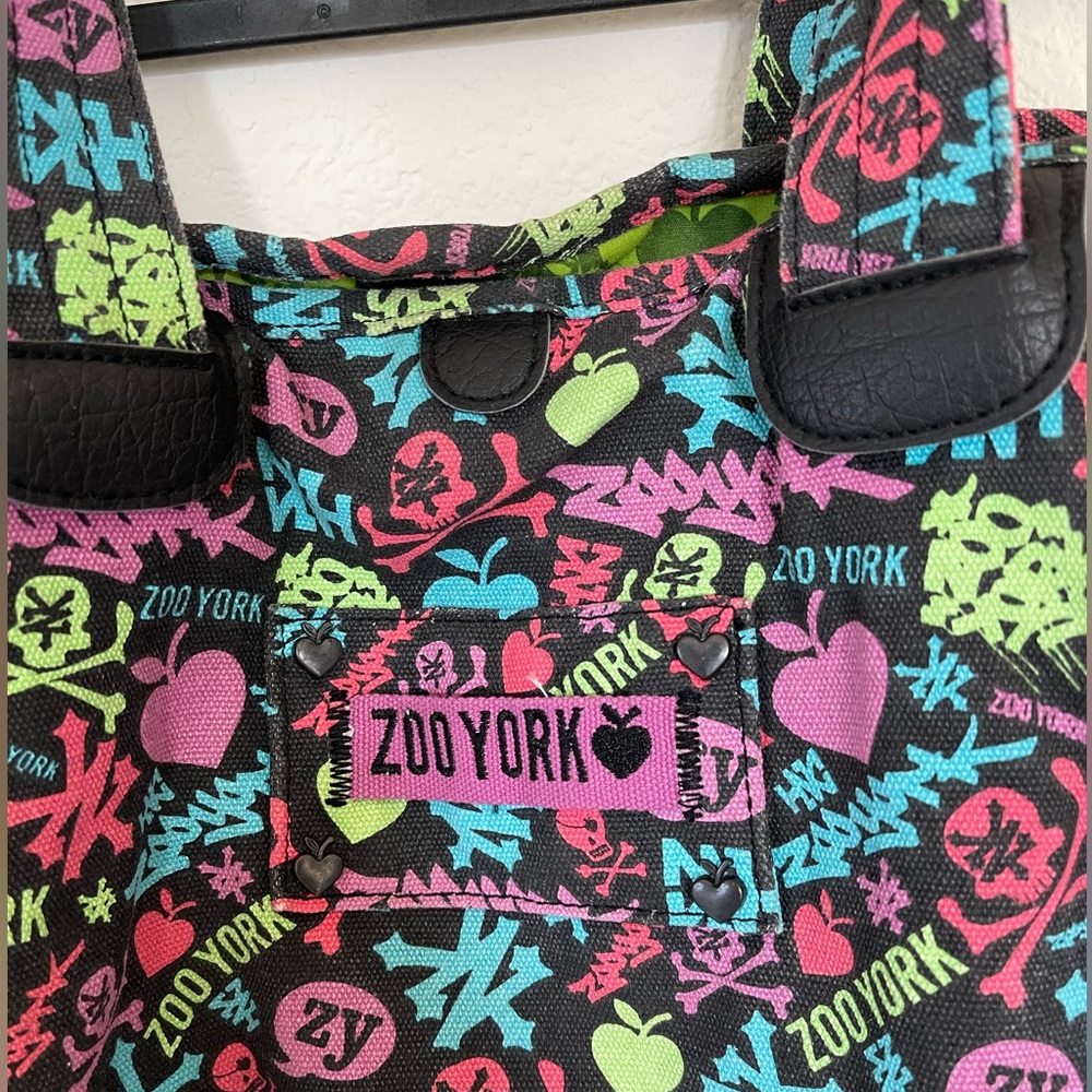 Nostalgic ZooYork Graffiti Tote - Picture 2 of 4